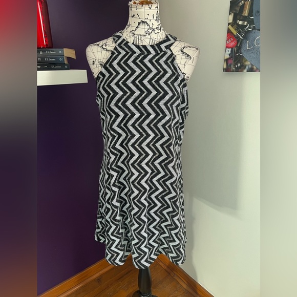 Candie's Dresses & Skirts - Candies Dress Glittery NWT